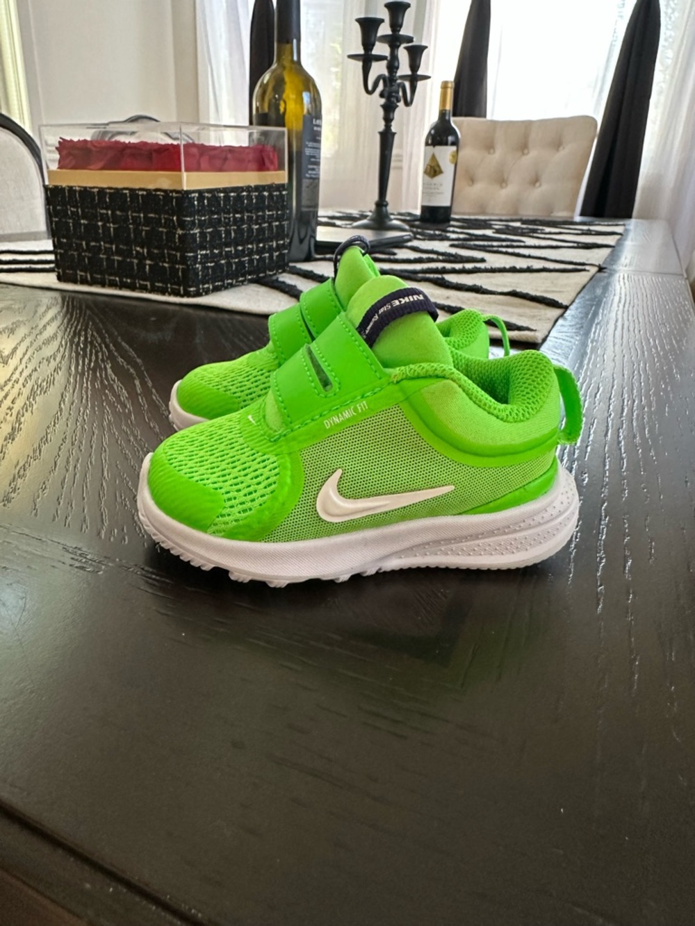Baby/ Toddler 4C Nike Dynamic Fit Sneakers in Green - Picture 9 of 14